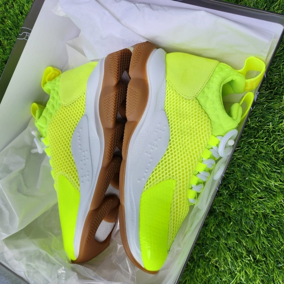 NIB Versace Neon Yellow Chain Reaction Sneakers 8 US Made in Italy - Picture 1 of 3